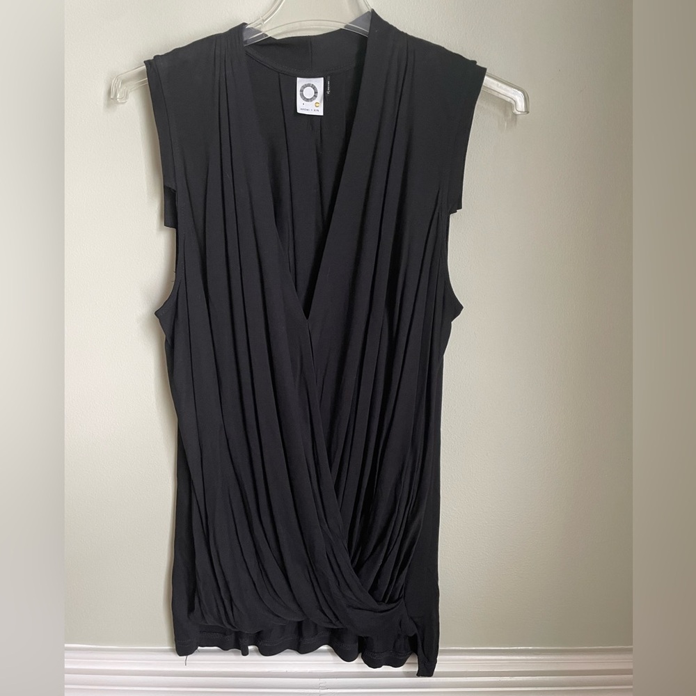 Anthropologie Akemi  +Kim faux wrap sleeveless top